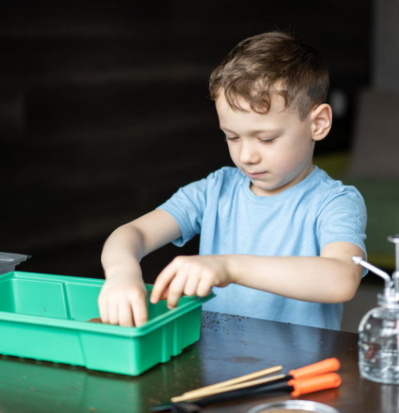 juegos con cajas de plastico