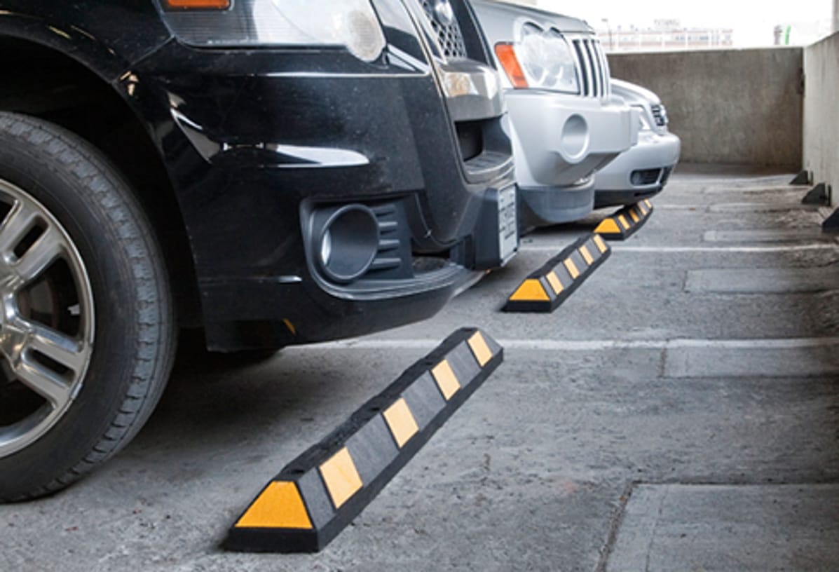 topes para estacionamiento cunato mide